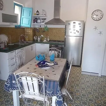 Casa Caraedo Sulla Isola Salina